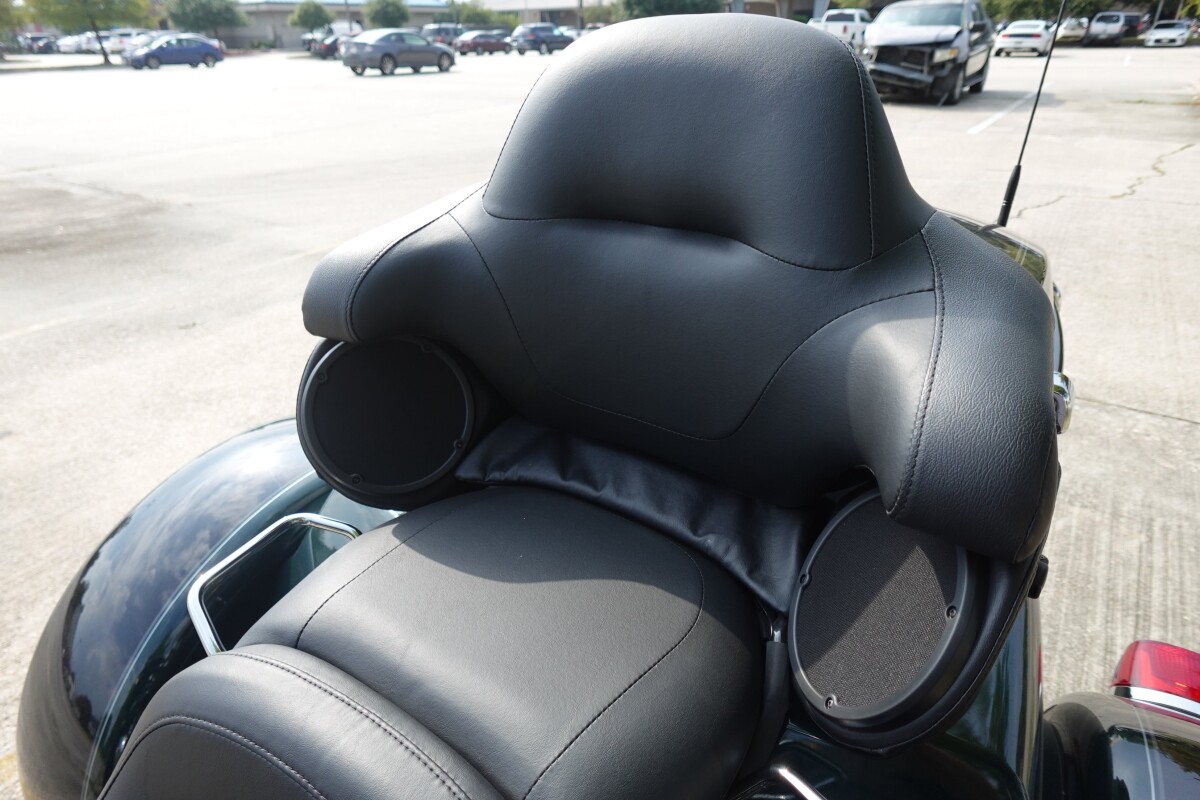 2024 Harley-Davidson Tri Glide Ultra FLHTCUTG - Photo 10