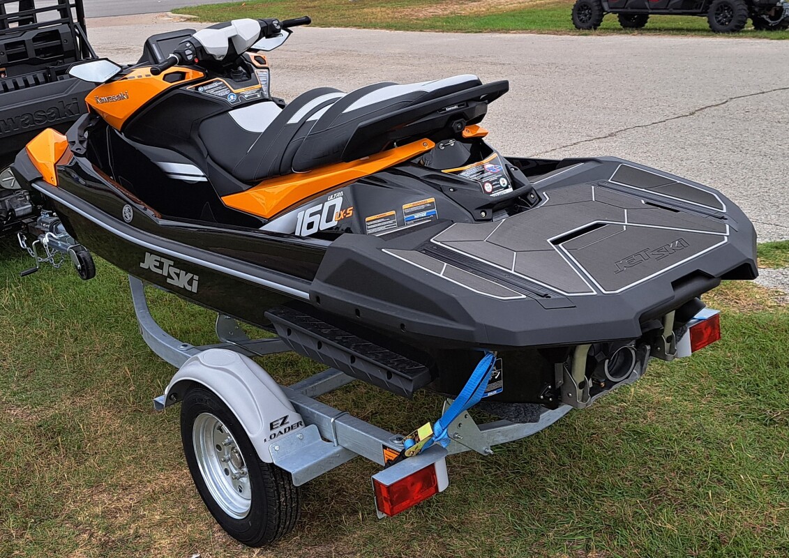 2024 Kawasaki Jet Ski Ultra 160LX-S Ebony/Candy Steel Furnace Orange - Photo 3