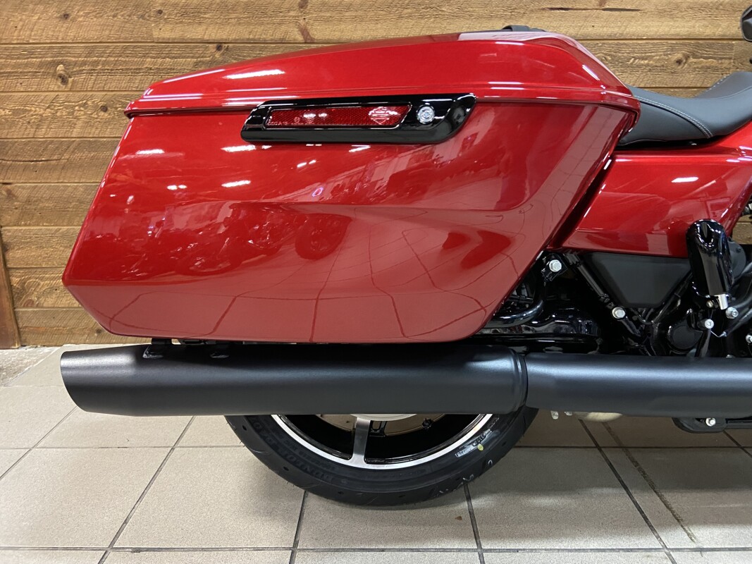 2025 Harley-Davidson Street Glide Brilliant Red - Black Finish FLHX - Photo 5
