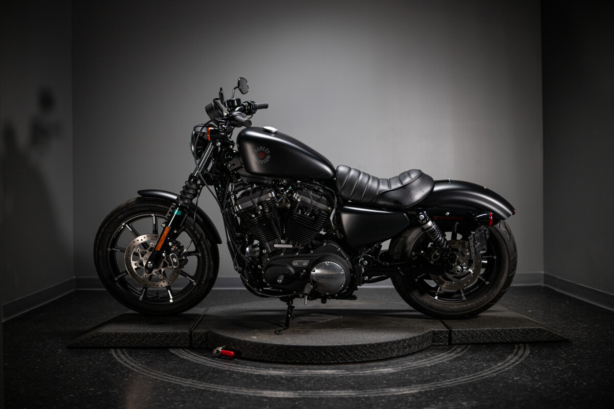 2022 Iron 883 (XL883N) - Photo 5