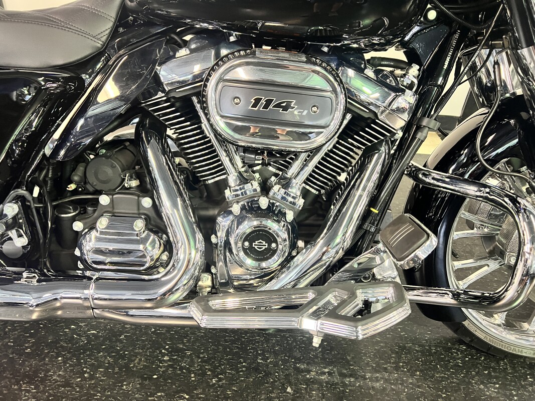 2023 Harley-Davidson Street Glide Special Vivid Black FLHXS - Photo 4
