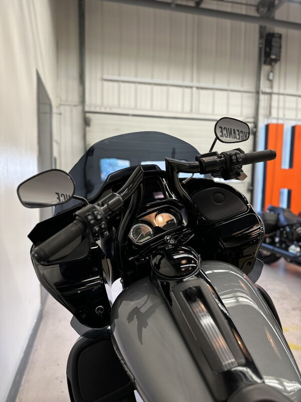 2021 Harley-Davidson Road Glide Limited Gauntlet Grey Metallic - Black Finish - Photo 7