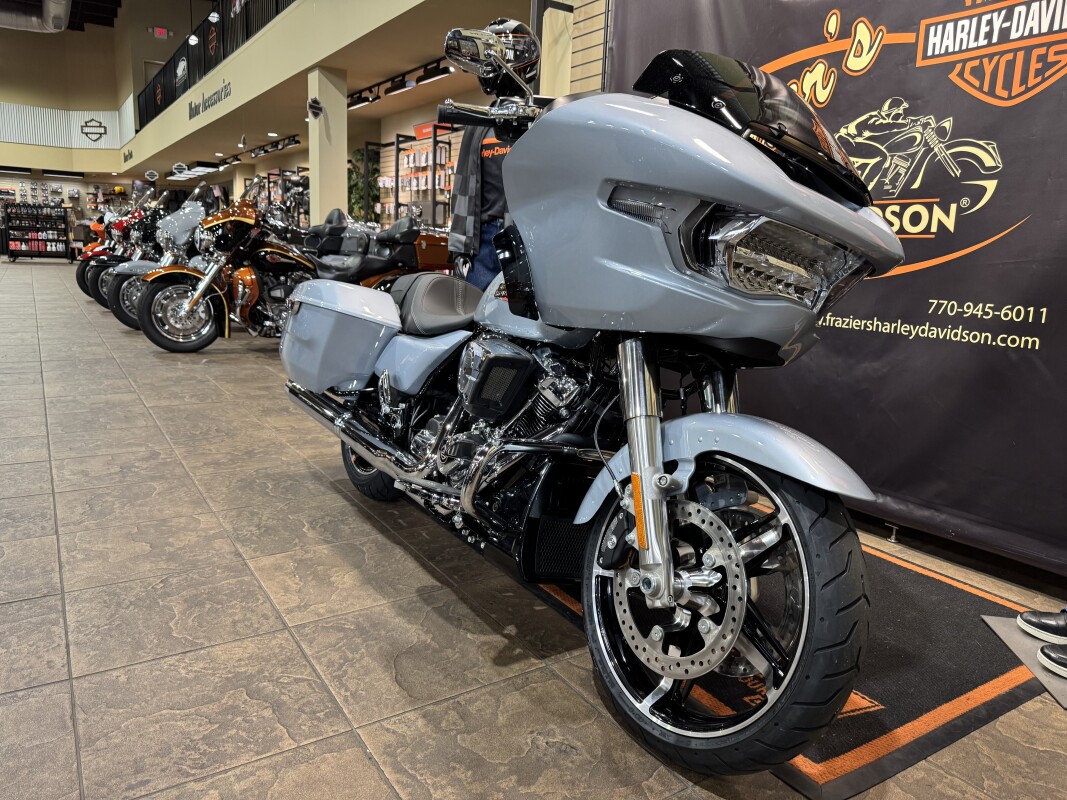 FLTRX 2025 Road Glide - Photo 2