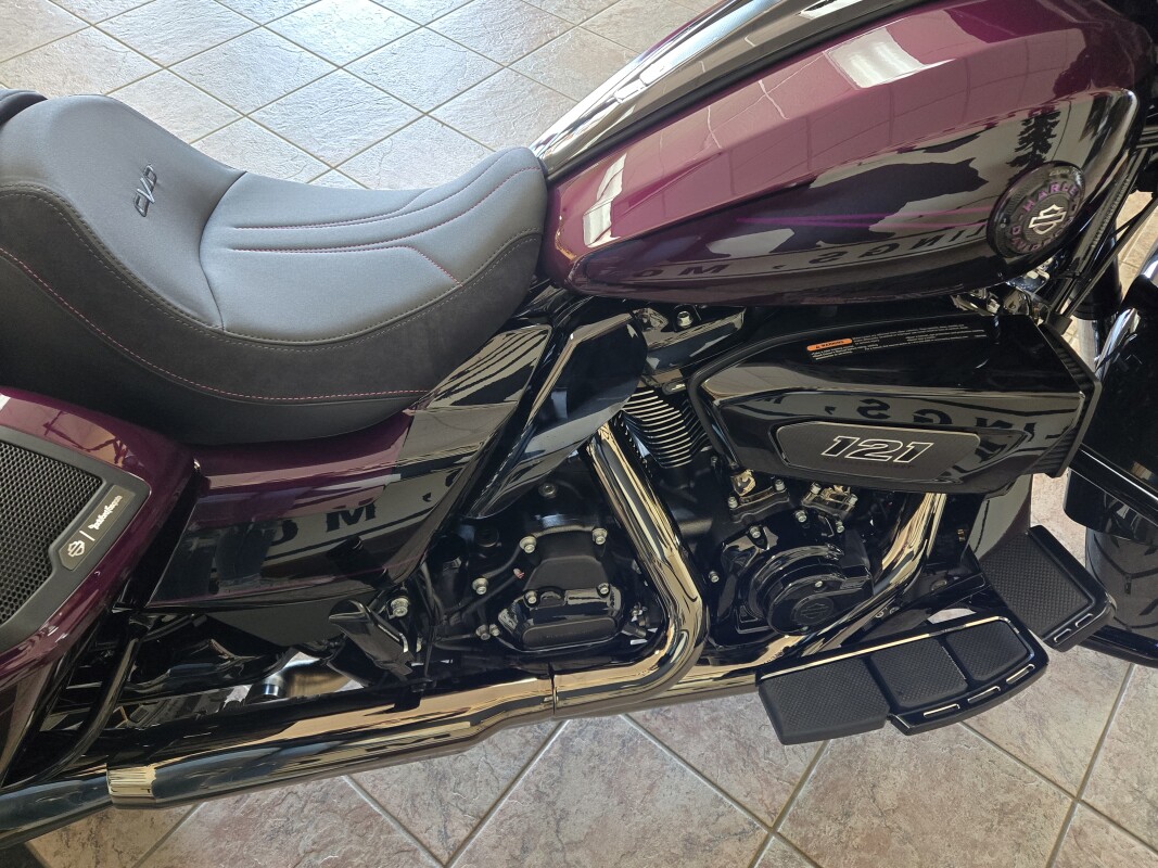 2025 Harley-Davidson CVO Street Glide Poison Berry - Photo 2