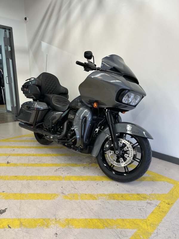 2021 Harley-Davidson Road Glide Limited Gauntlet Grey Metallic - Black Finish - Photo 2