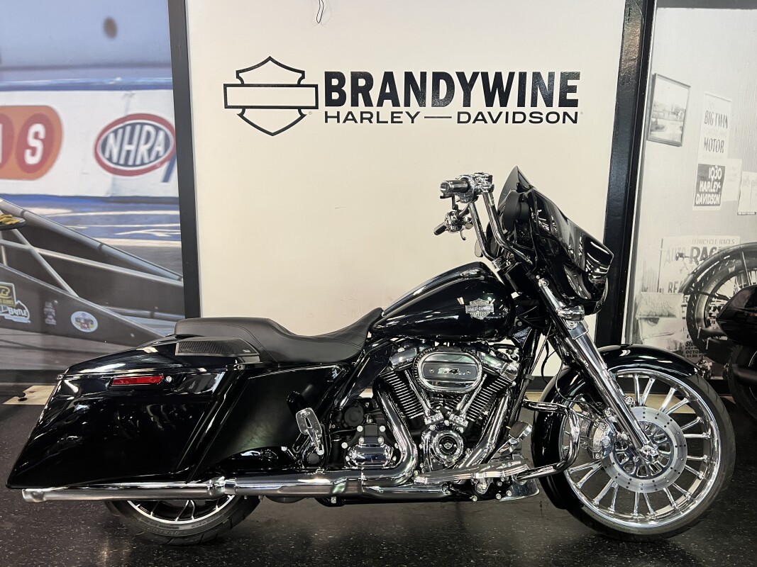 2023 Harley-Davidson Street Glide Special Vivid Black FLHXS