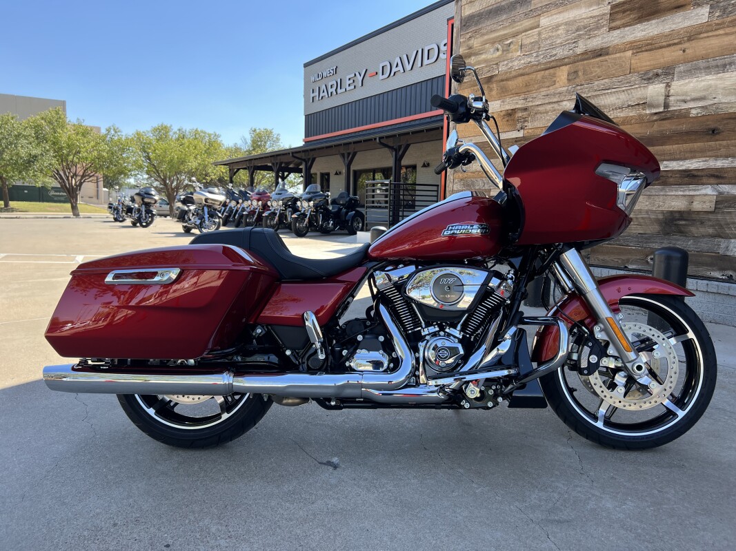 2025 Harley-Davidson Road Glide Brilliant Red