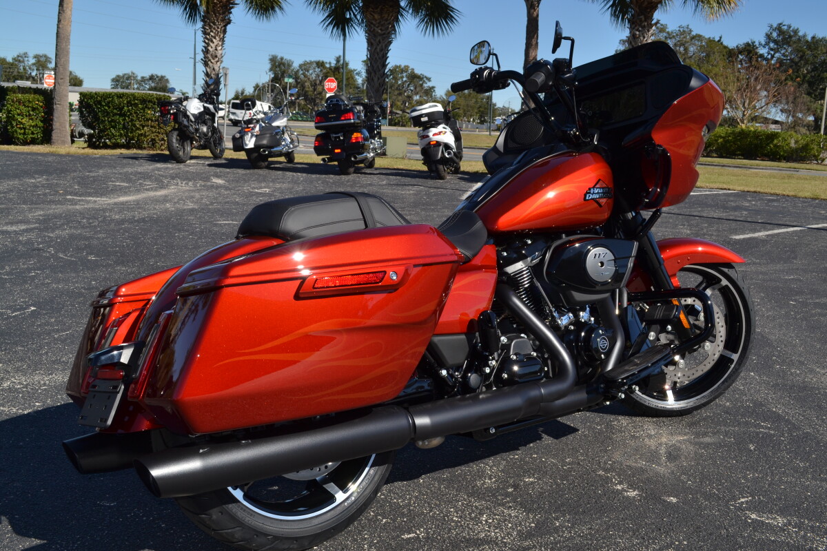 2025 Harley-Davidson Road Glide Whiskey Firestorm - Black Finish - Photo 10
