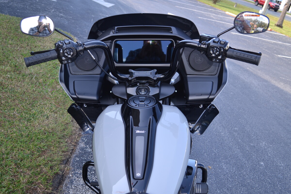 FLTRX 2025 Road Glide - Photo 9