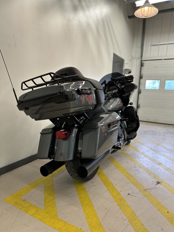 2021 Harley-Davidson Road Glide Limited Gauntlet Grey Metallic - Black Finish - Photo 6