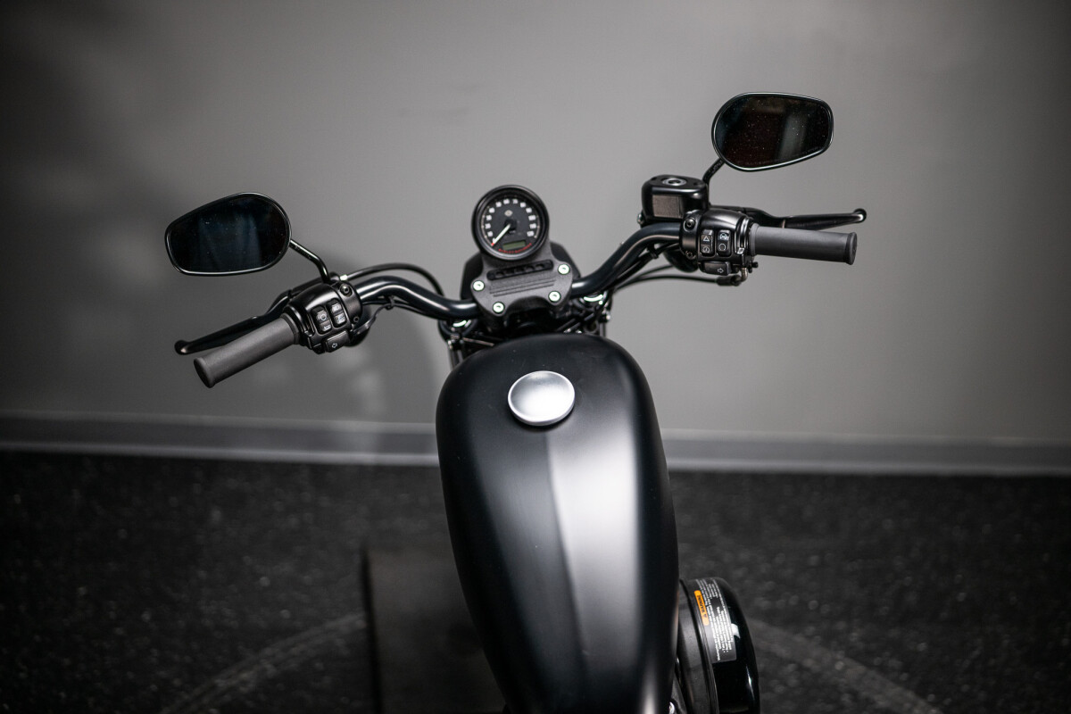 2022 Iron 883 (XL883N) - Photo 9
