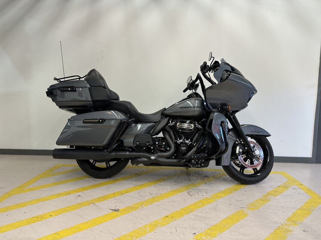 2021 Harley-Davidson Road Glide Limited Gauntlet Grey Metallic - Black Finish