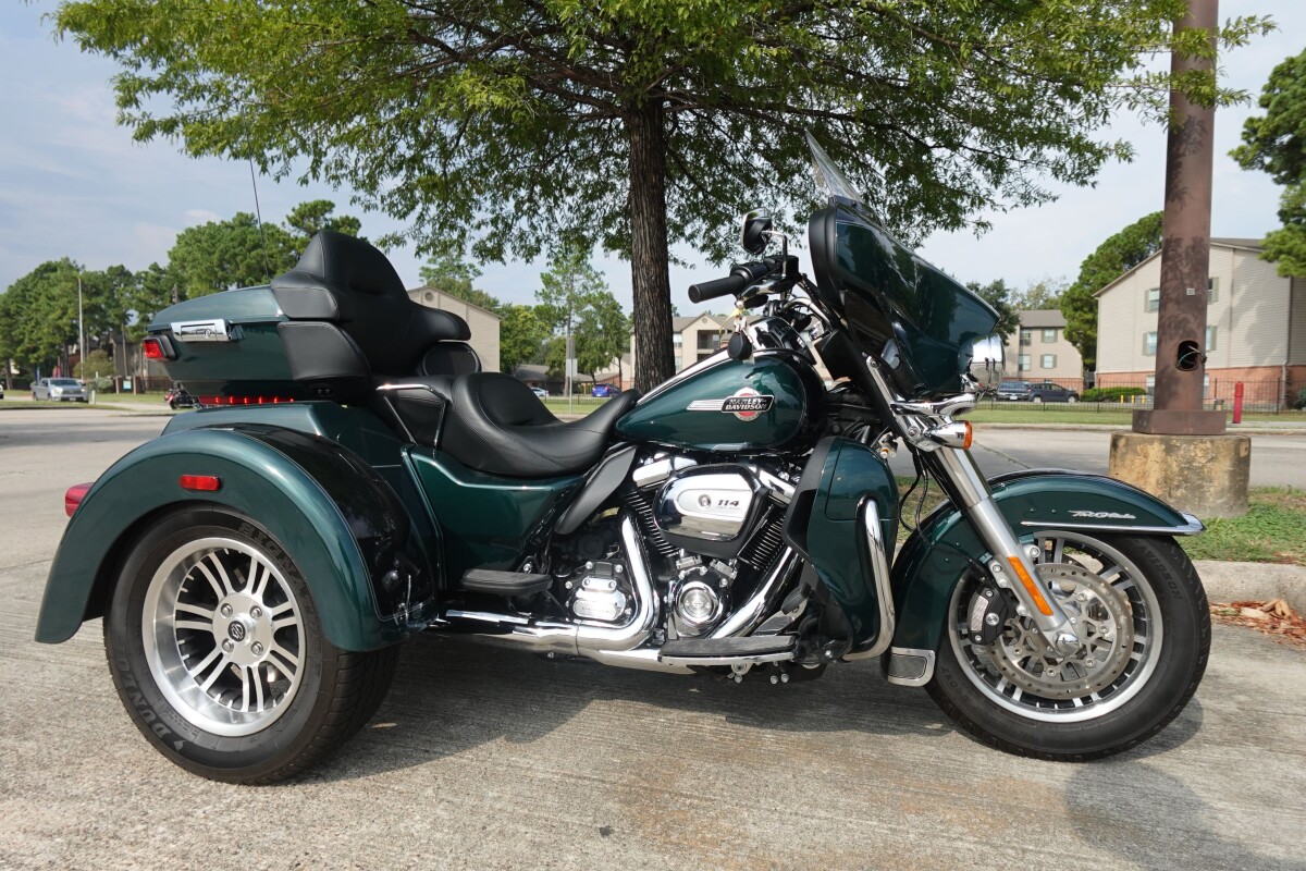 2024 Harley-Davidson Tri Glide Ultra FLHTCUTG