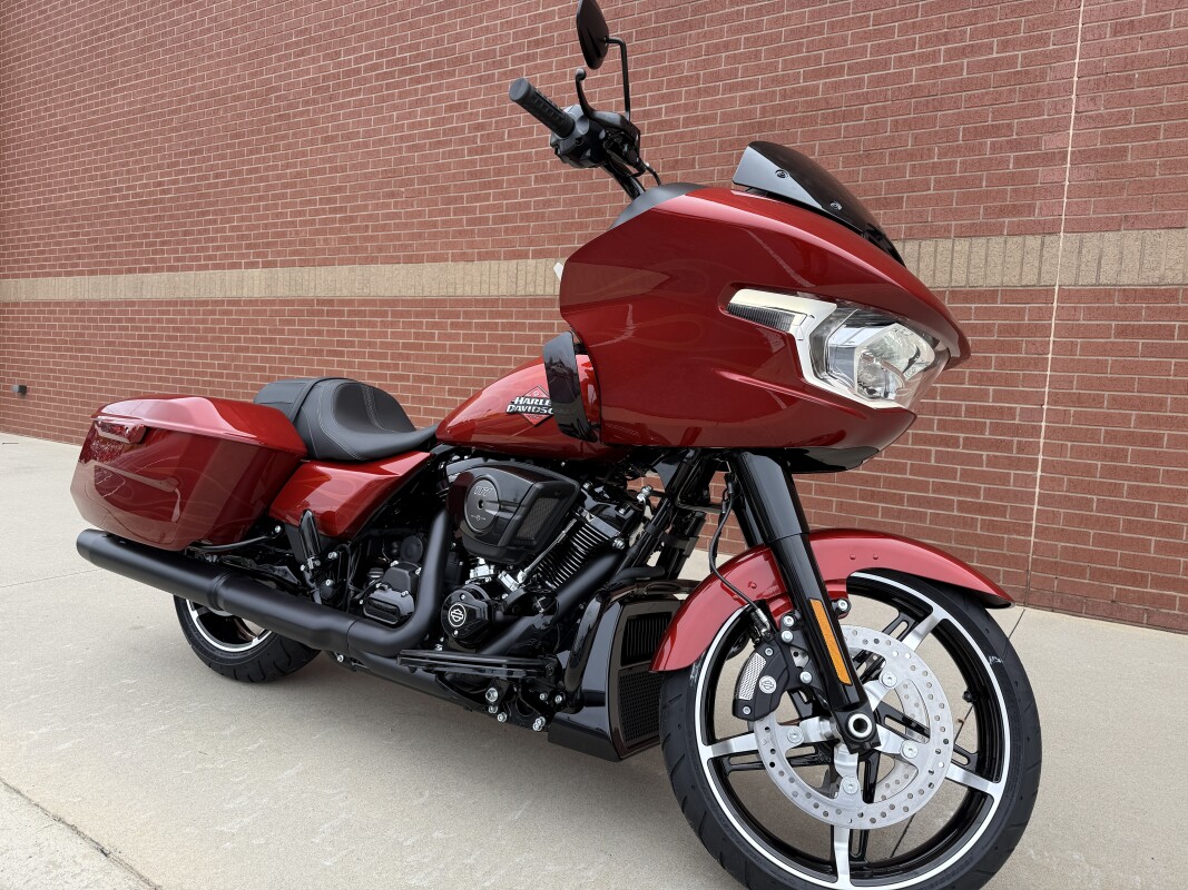 FLTRX 2025 Road Glide - Photo 2