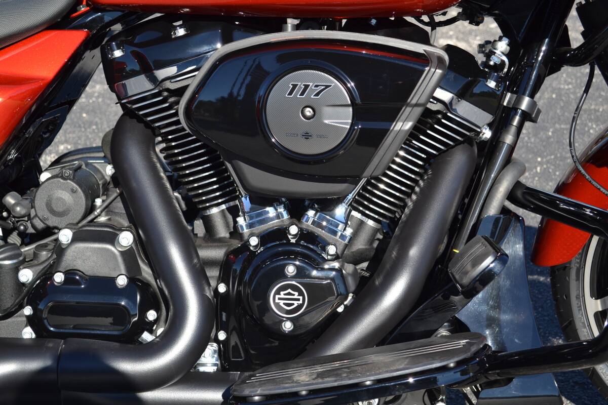 2025 Harley-Davidson Road Glide Whiskey Firestorm - Black Finish - Photo 9