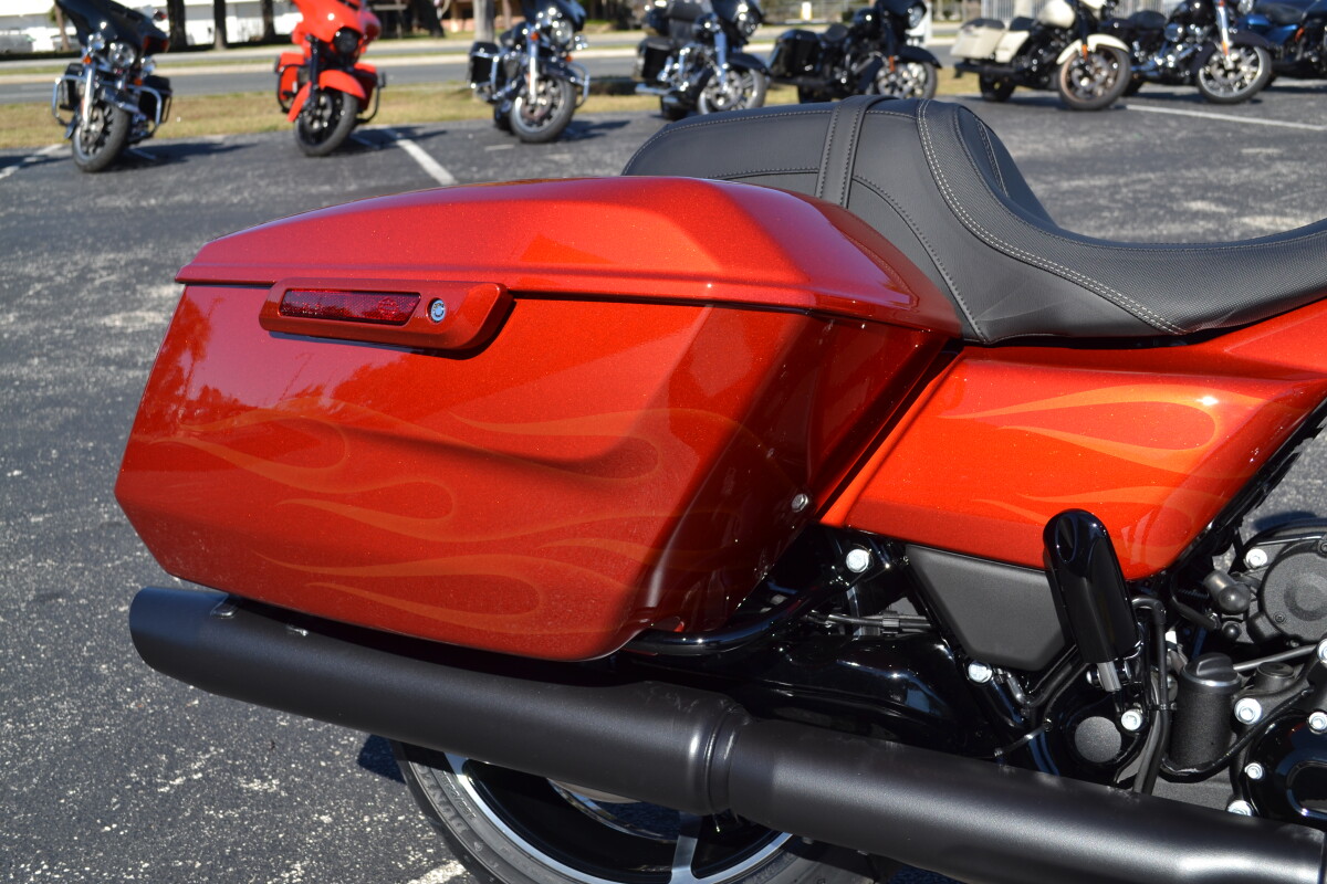 2025 Harley-Davidson Road Glide Whiskey Firestorm - Black Finish - Photo 7