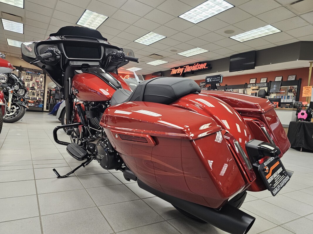 FLHX 2025 Street Glide - Photo 6