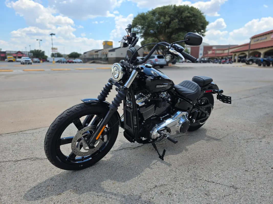 2025 Harley-Davidson Street Bob - Photo 4