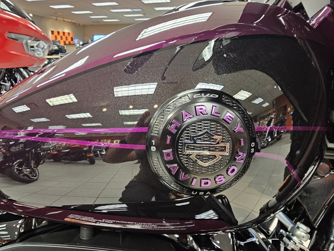 FLHXSE 2025 CVO Street Glide - Photo 9