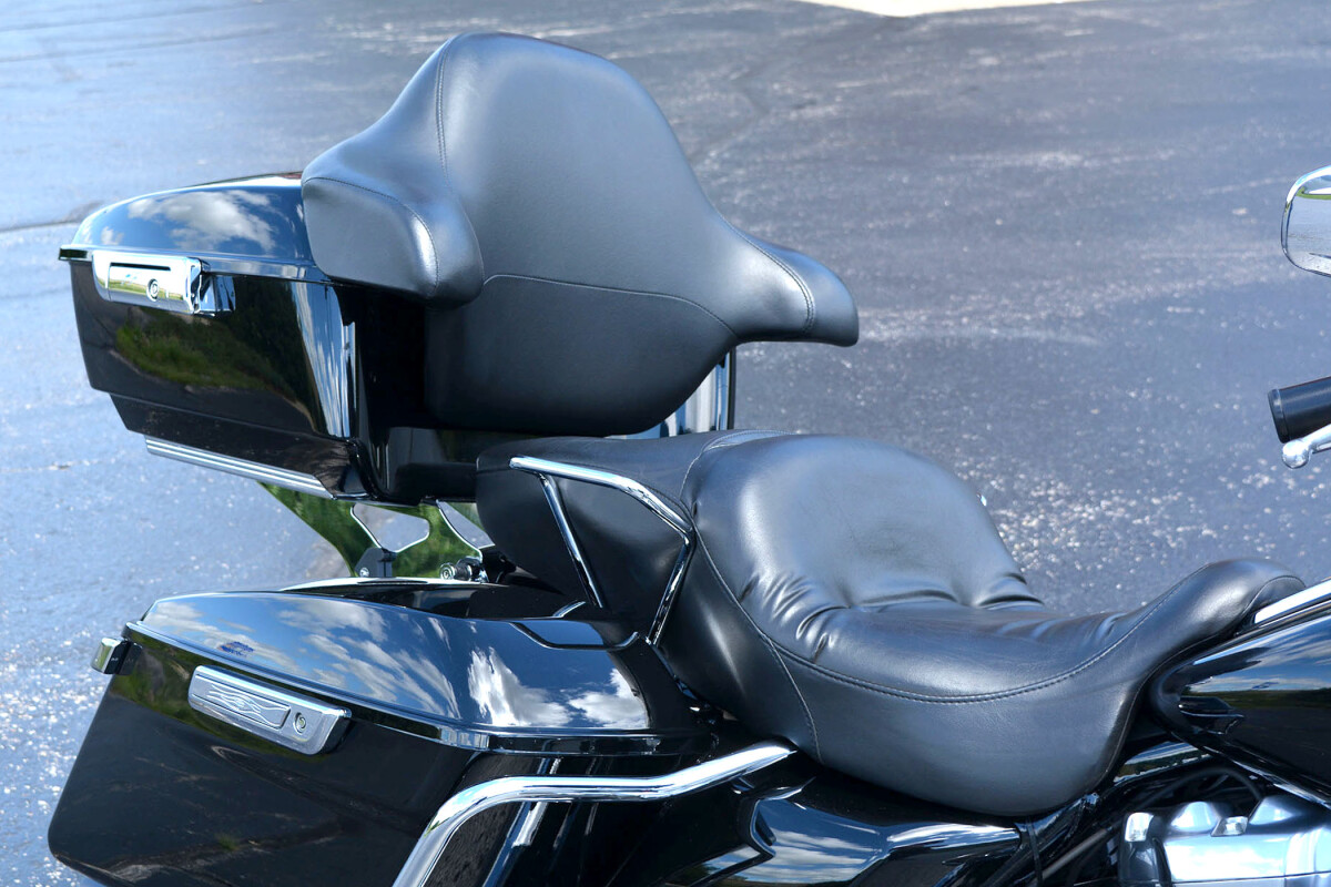 2019 Harley-Davidson Electra Glide Standard Vivid Black - Photo 7