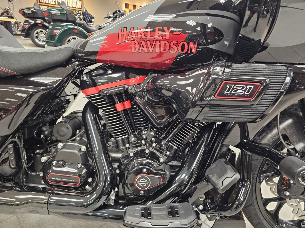 FLTRXSTSE 2025 CVO Road Glide ST - Photo 10