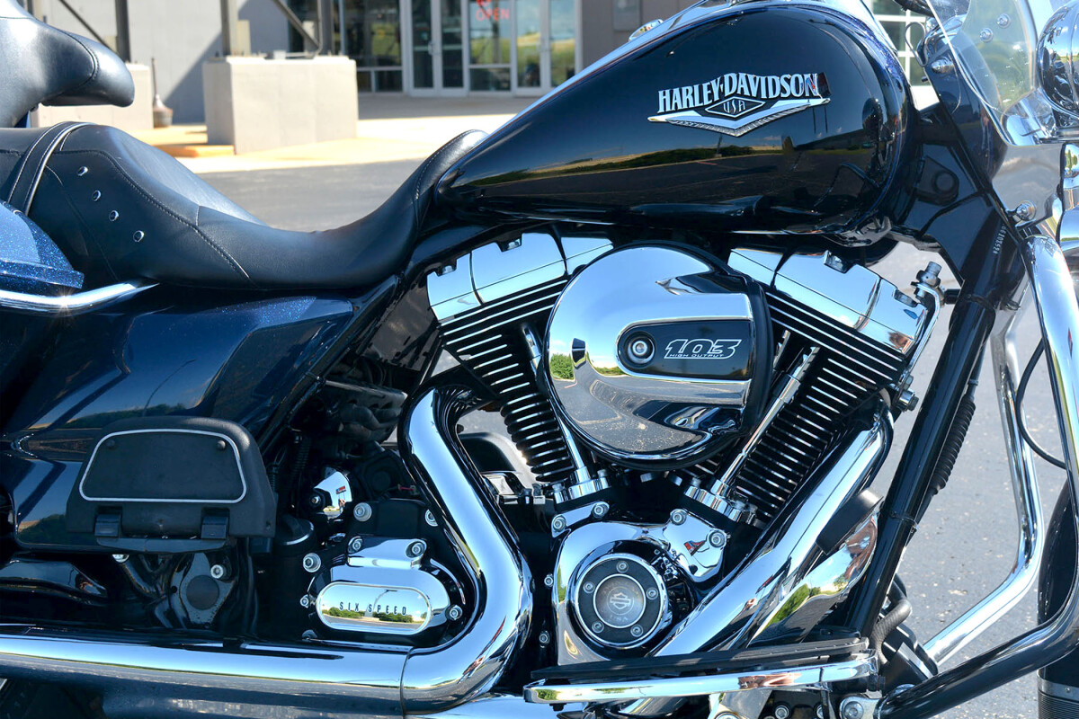 2014 Harley-Davidson Road King Big Blue Pearl - Photo 10