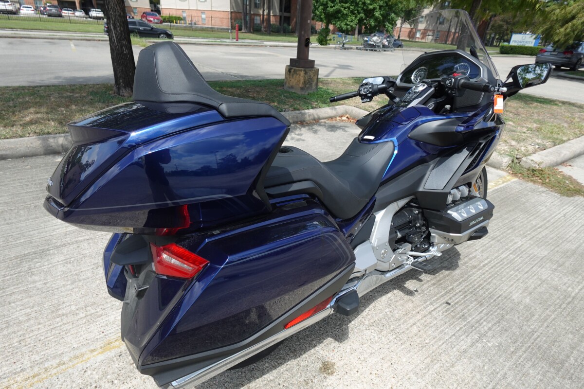 2018 Honda Gold Wing Tour DCT GL1800D - Photo 8