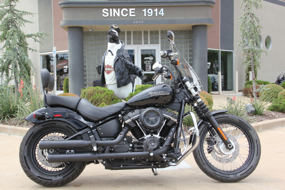 2020 Harley-Davidson Street Bob Vivid Black - Photo 2