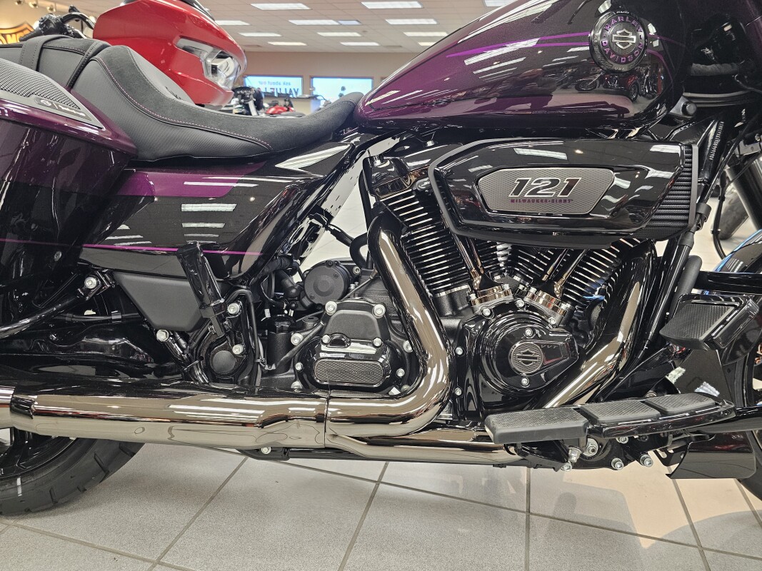 FLHXSE 2025 CVO Street Glide - Photo 10