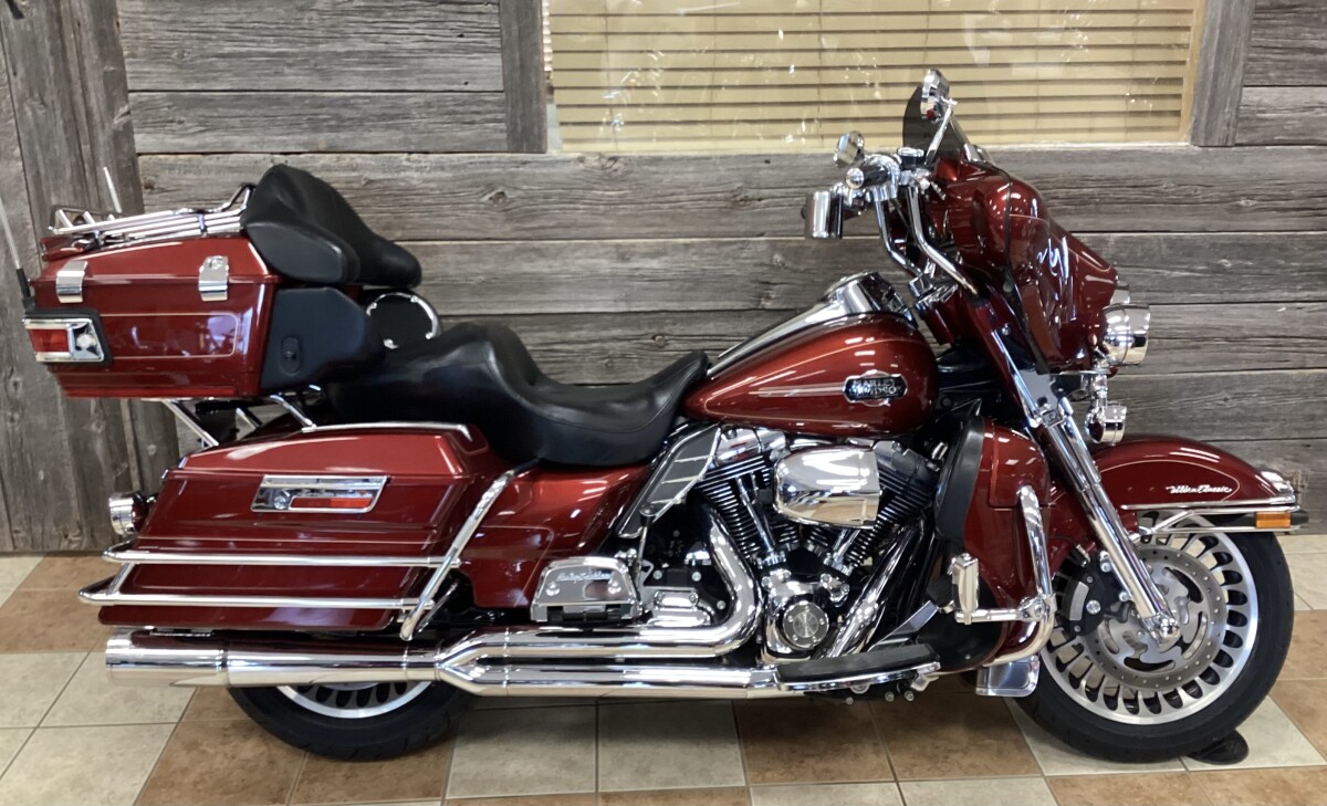 2009 Harley-Davidson Electra Glide Ultra Classic Red Hot Sunglo