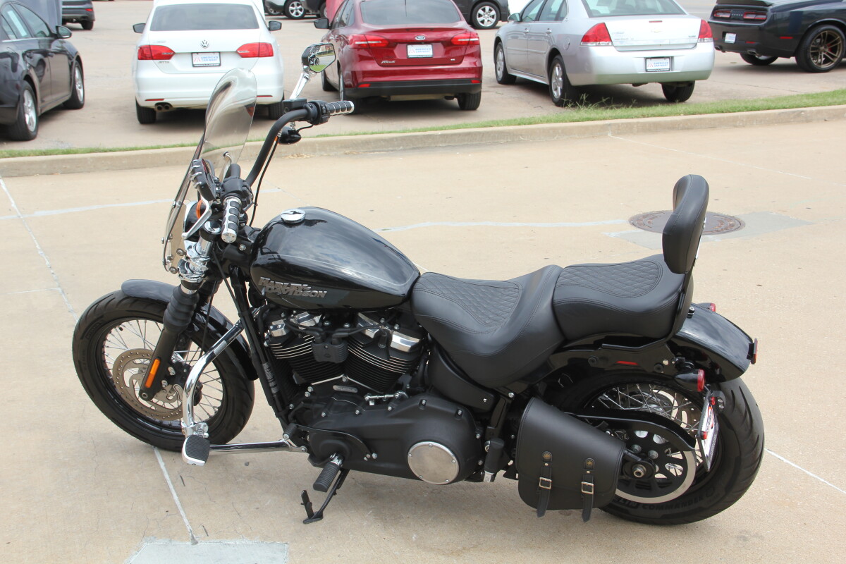 2020 Harley-Davidson Street Bob Vivid Black - Photo 7