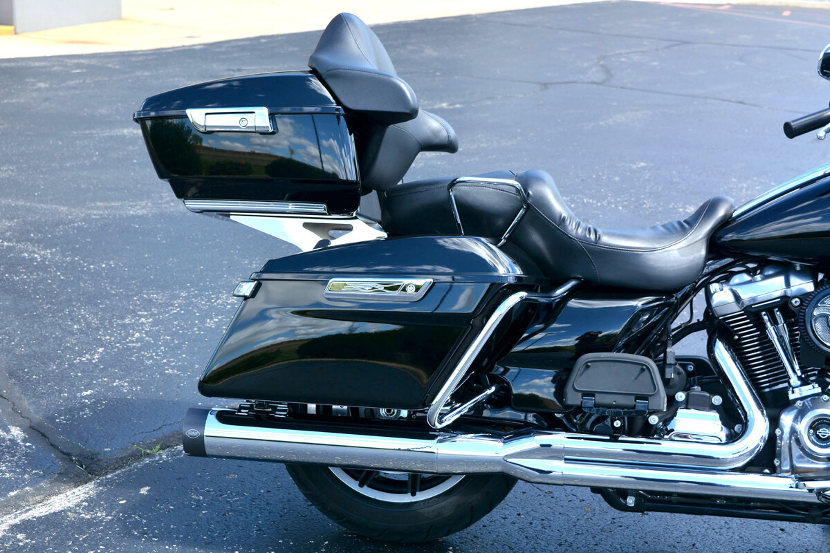 2019 Harley-Davidson Electra Glide Standard Vivid Black - Photo 6