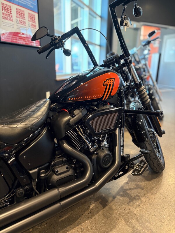 2023 Harley-Davidson Street Bob 114 - Photo 2
