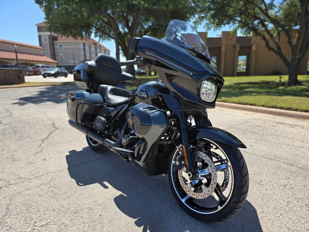 2025 Harley-Davidson® Street Glide® Ultra