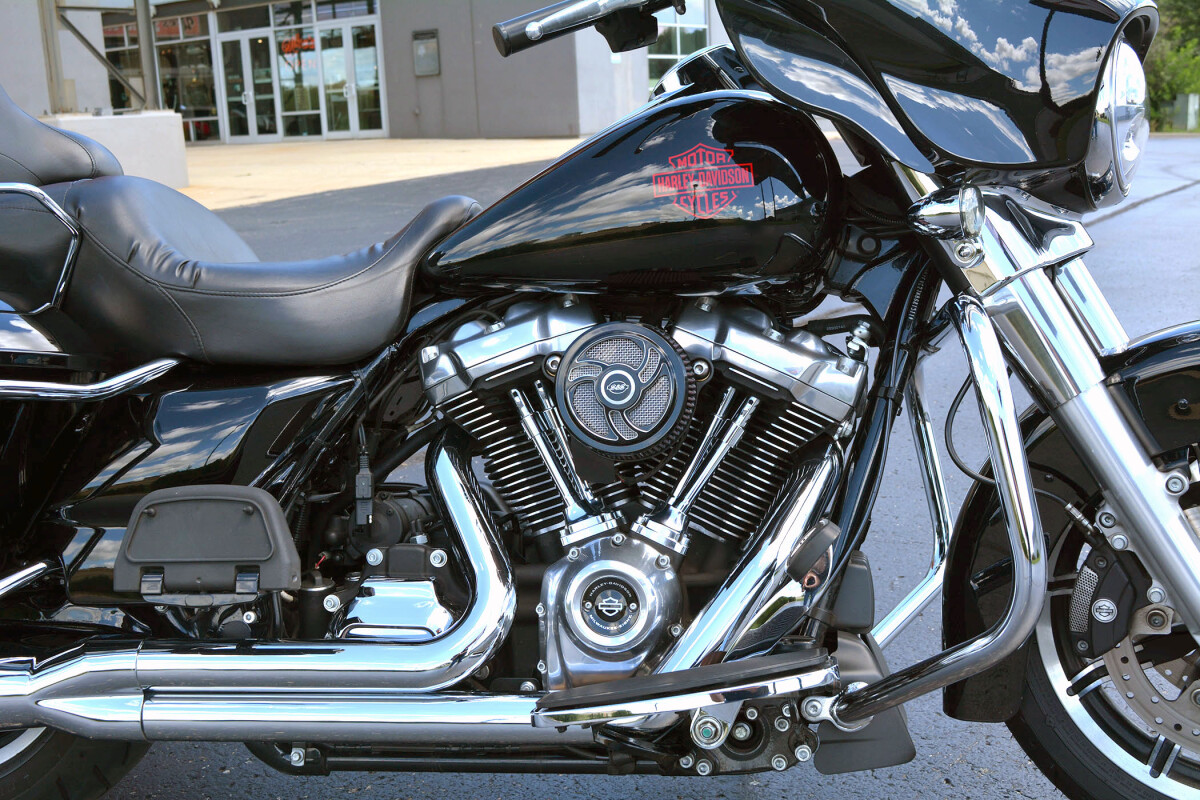 2019 Harley-Davidson Electra Glide Standard Vivid Black - Photo 10
