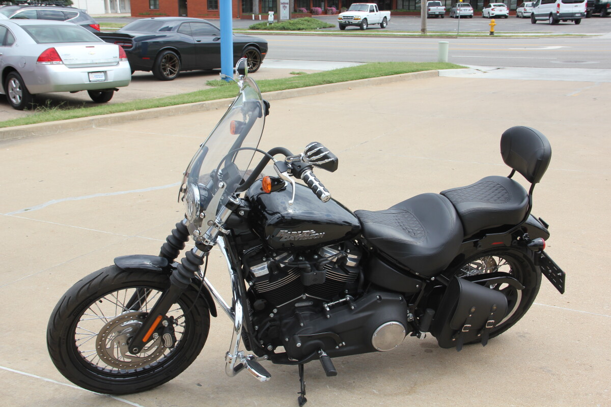 2020 Harley-Davidson Street Bob Vivid Black - Photo 6