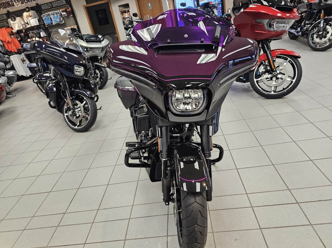 FLHXSE 2025 CVO Street Glide - Photo 3