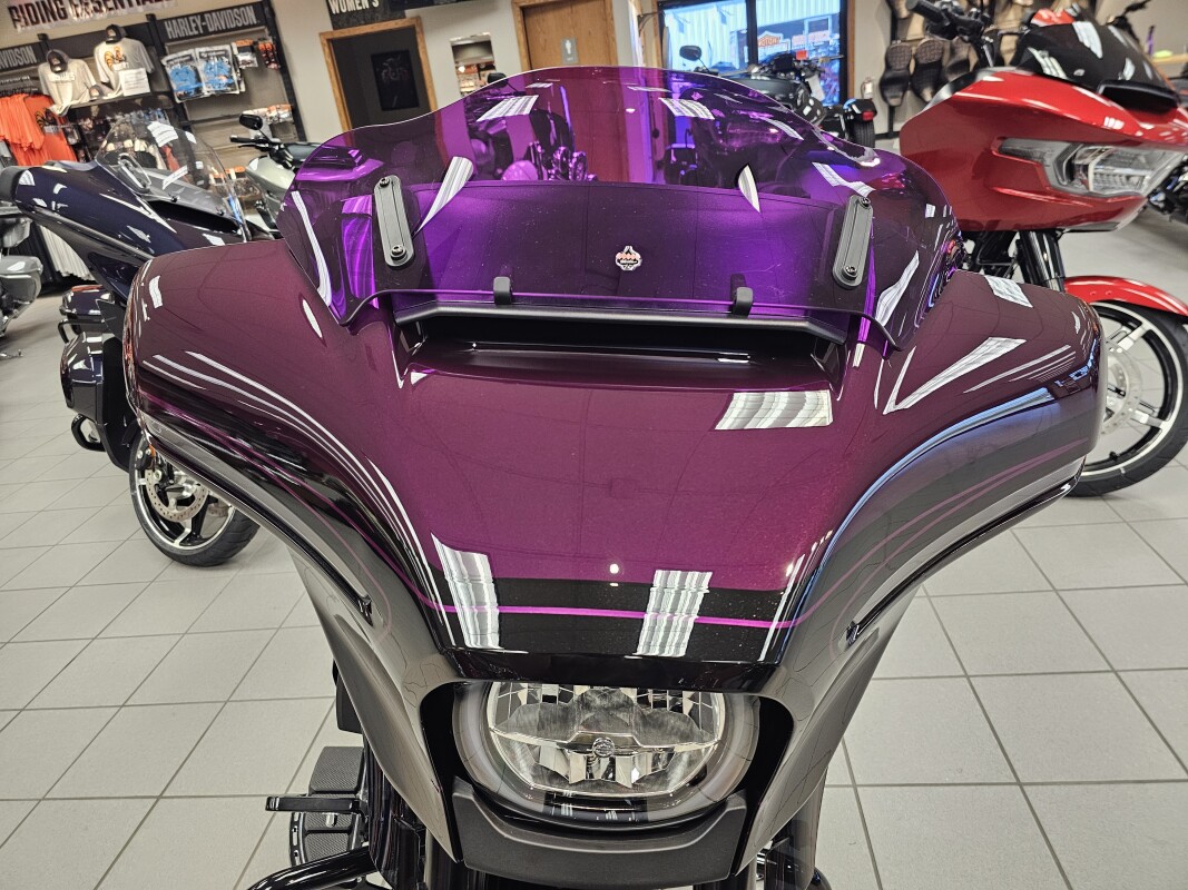 FLHXSE 2025 CVO™ Street Glide™, photo 14