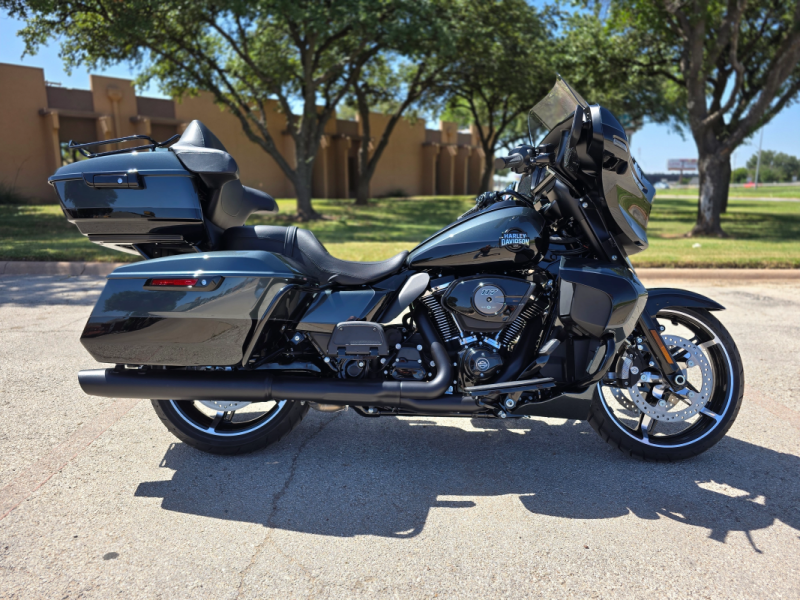 2025 Harley-Davidson® Street Glide® Ultra