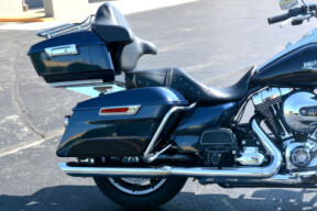 2014 Harley-Davidson® Road King® Big Blue Pearl thumb 0