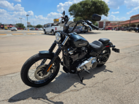 2025 Harley-Davidson® Street Bob®  thumb 0