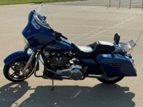 2017 Harley-Davidson® Street Glide® Special Superior Blue thumb 0