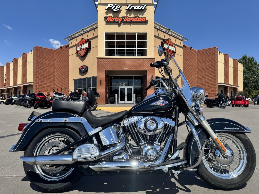 2013 Harley-Davidson Heritage Softail Classic FLSTC BLACK 028183