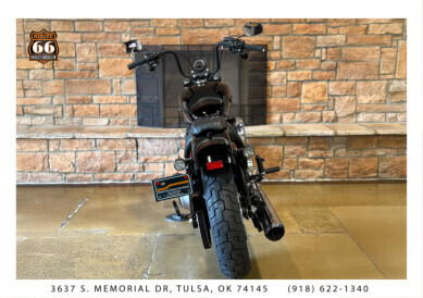 2025 Harley-Davidson Street Bob Vivid Black w/Laced Wheels - Photo 4