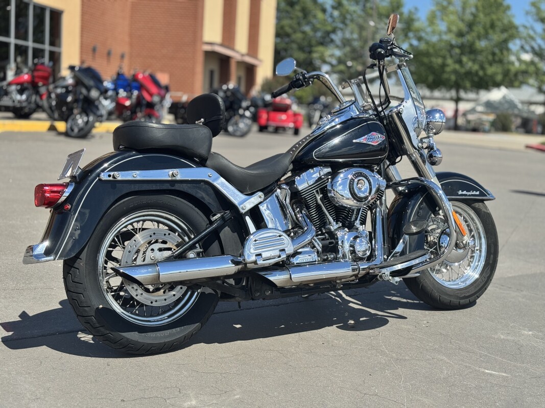 2013 Harley-Davidson Heritage Softail Classic FLSTC BLACK 028183 - Photo 3