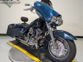 2006 Harley-Davidson® Street Glide® CUSTOM BLUE METALLIC thumb 2