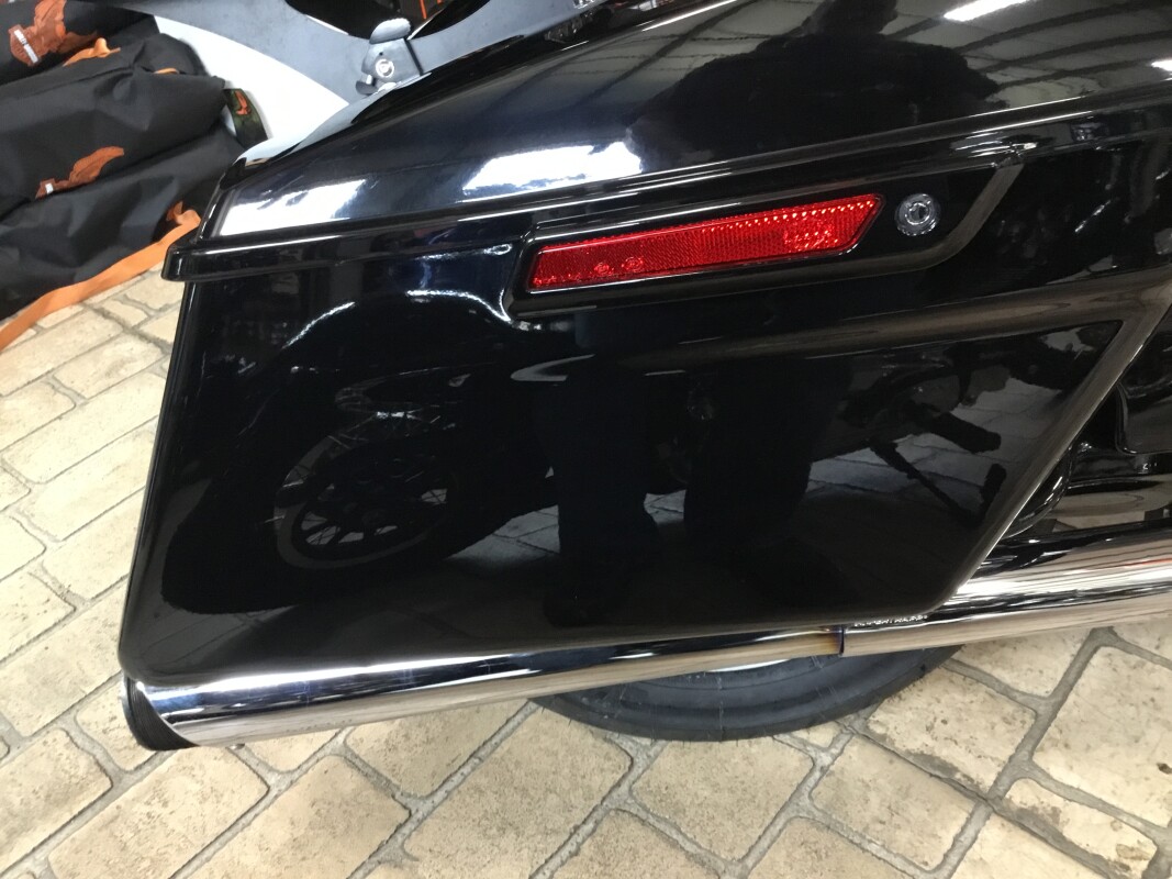 2014 Harley-Davidson Street Glide Vivid Black - Photo 4