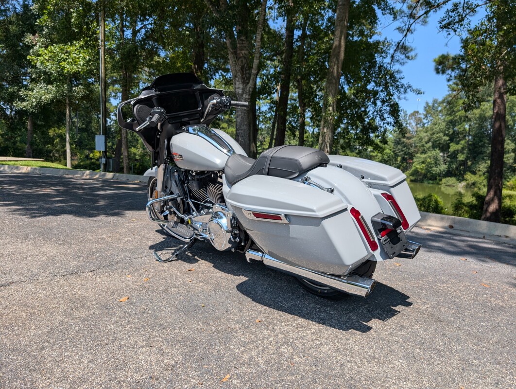 FLHX 2025 Street Glide - Photo 5