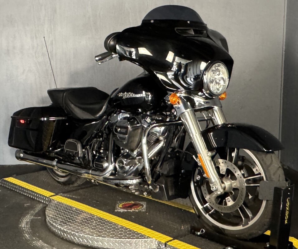 2019 Harley-Davidson Street Glide FLHX BLACK - Photo 7