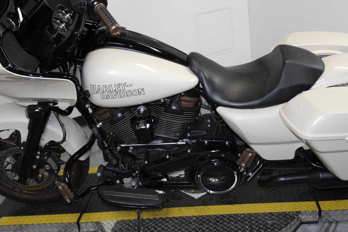 Harley-Davidson Road Glide ST 2023 FLTRXST 613786B WHITE SAND PRL - Photo 8